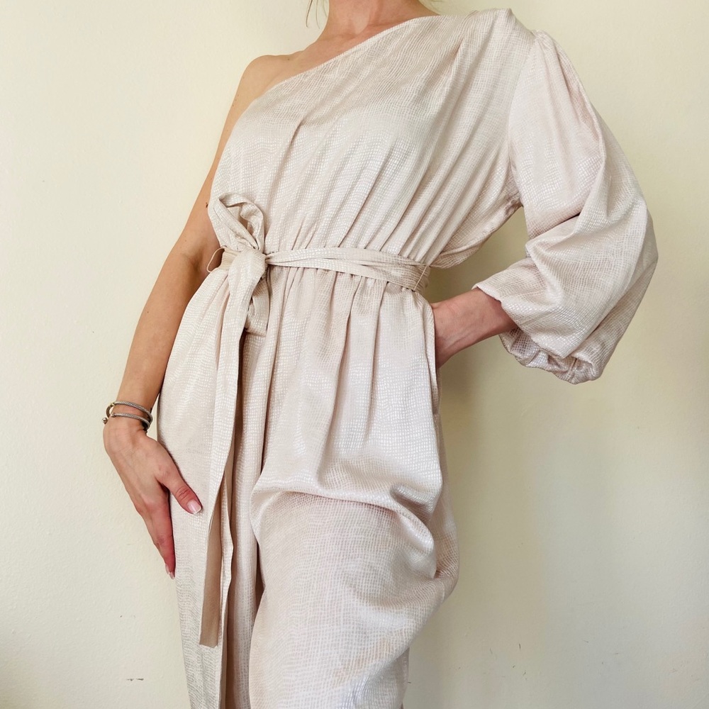 NWT BCBGMAXAZRIA Puff Sleeve Jumpsuit $278 - Picture 3 of 15